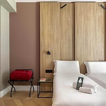 Center Hotel 2*